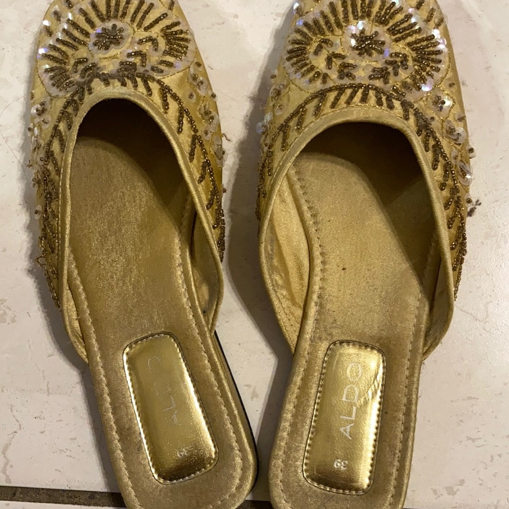 Also slippers